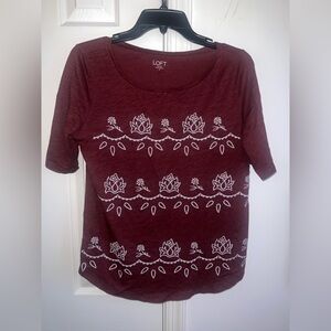LOFT outlet Maroon Tee with White Floral Pattern M